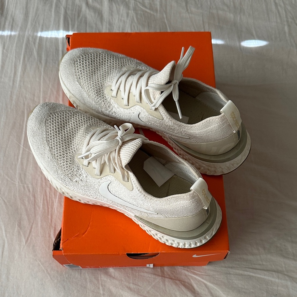 Nike epic react flyknit running shoes kicks sneakers size 8.5 athletic